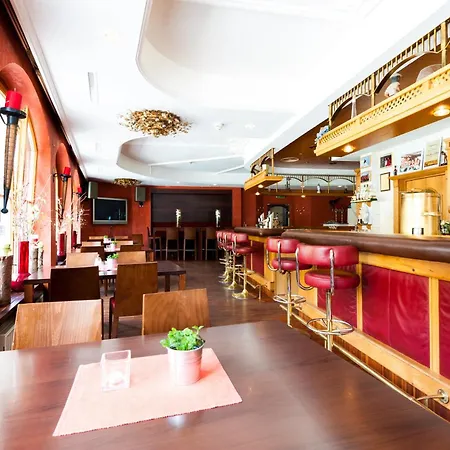 瓦德霍夫酒店 酒店