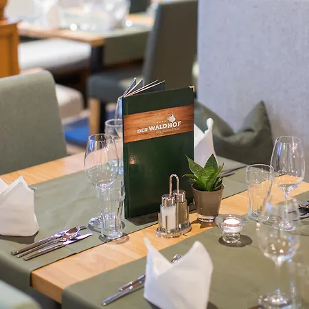 Der Waldhof Hotell