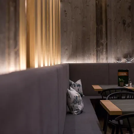 Hotell Der Waldhof 4*