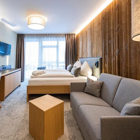 Der Waldhof 4* 젤암제