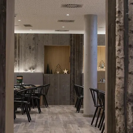 Hotel Der Waldhof 4*