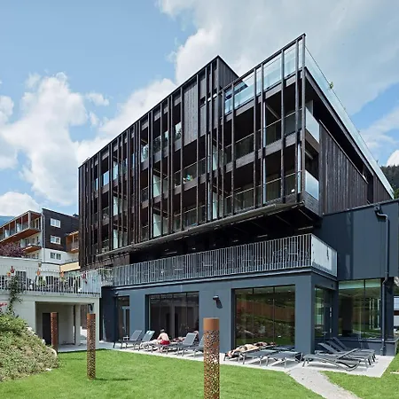 Hotel Der Waldhof 4*